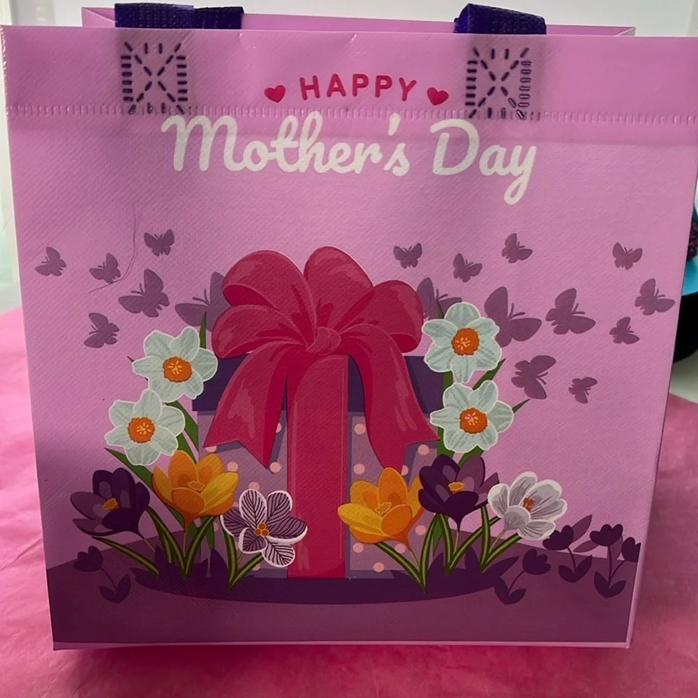Mother’s Day Spa Bundle Gift Box! - Picture 3 of 11